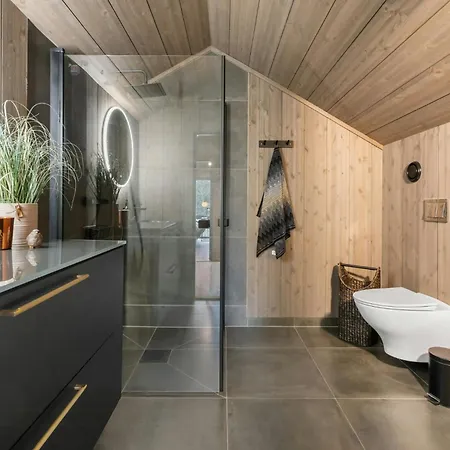 Family At The Foot Of Gaustatoppen Feriehus *