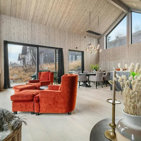 Family At The Foot Of Gaustatoppen Feriehus